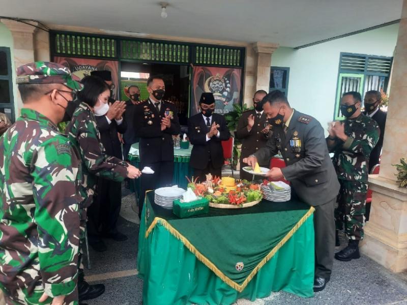 Peringatan HUT Ke-76 TNI Di Makodim 1619/Tabanan | Bali Tribune